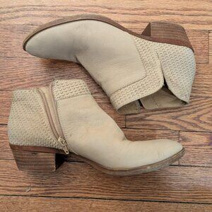 Lucky Brand Tan Suede Zipper Booties Perforated Heel Size 9